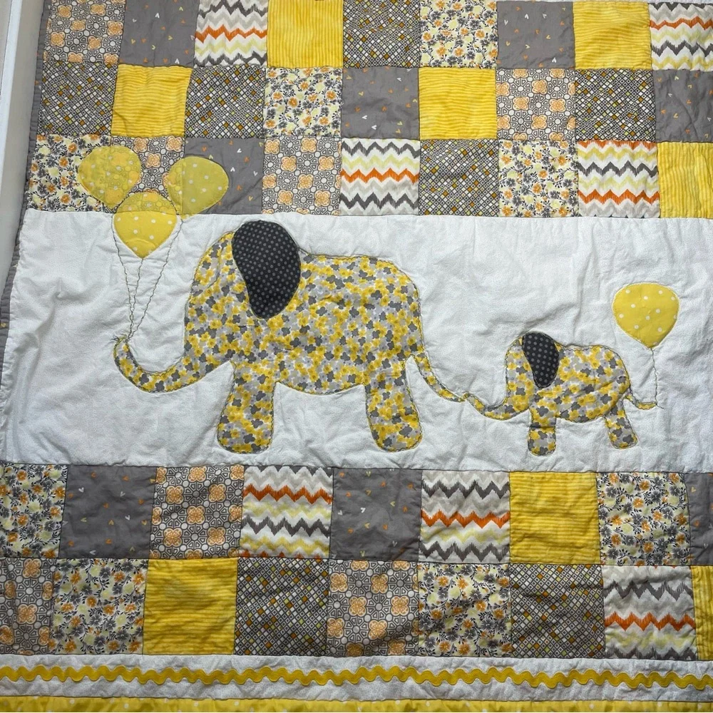 Handmade Quilt Elephants Mama Baby Patchwork Nursery Blanket 48x28